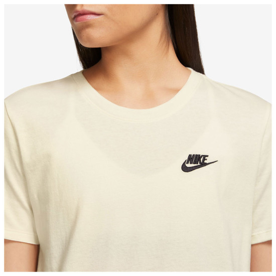 Nike Γυναικεία κοντομάνικη μπλούζα Sportswear Club Essentials T-Shirt